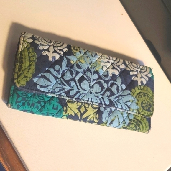 Vera Bradley Navy trifold Walet - Picture 6 of 13